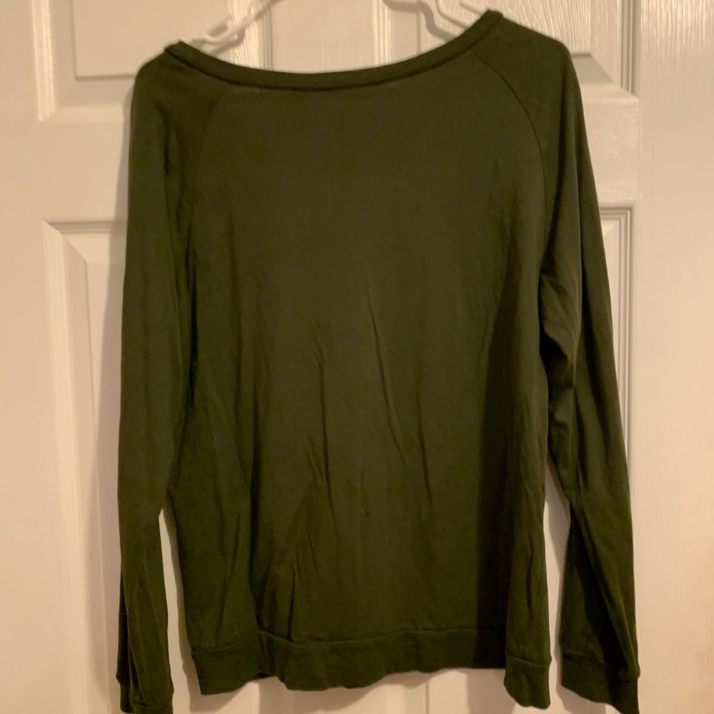 Two sweaters - Picture 2 of 4